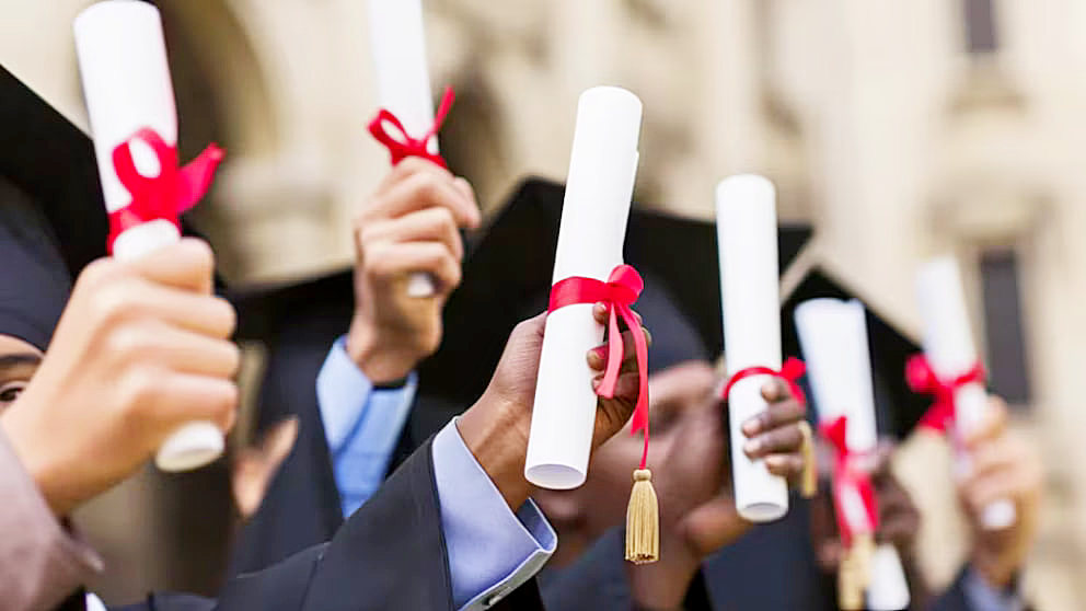 Comprar un diploma de educación superior